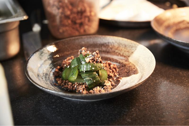 Gepickelte Gurke mit Sesam